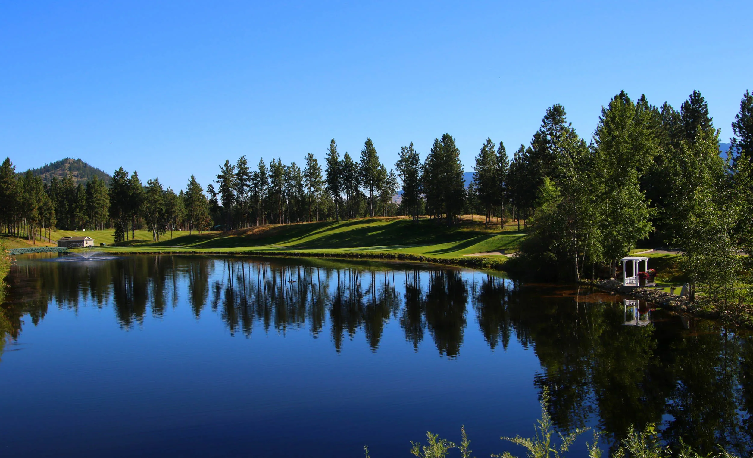 Quail Ridge golf course lake reflection
